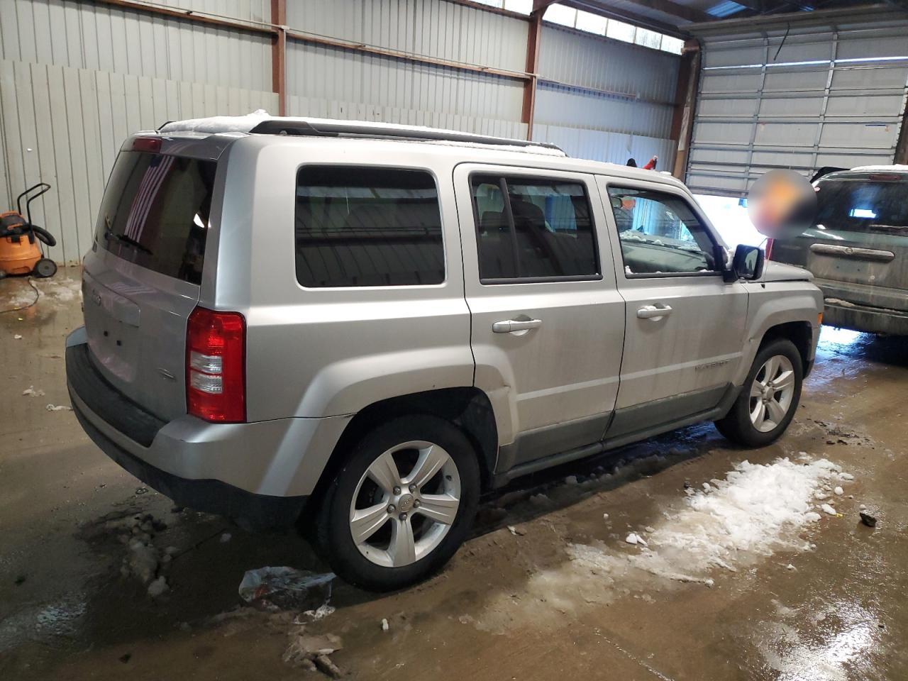 2011 Jeep Liberty (Patriot) VIN 1J4NF1GB4BD302558 Copart auction photo, front end / mechanical damage thumbnail 3