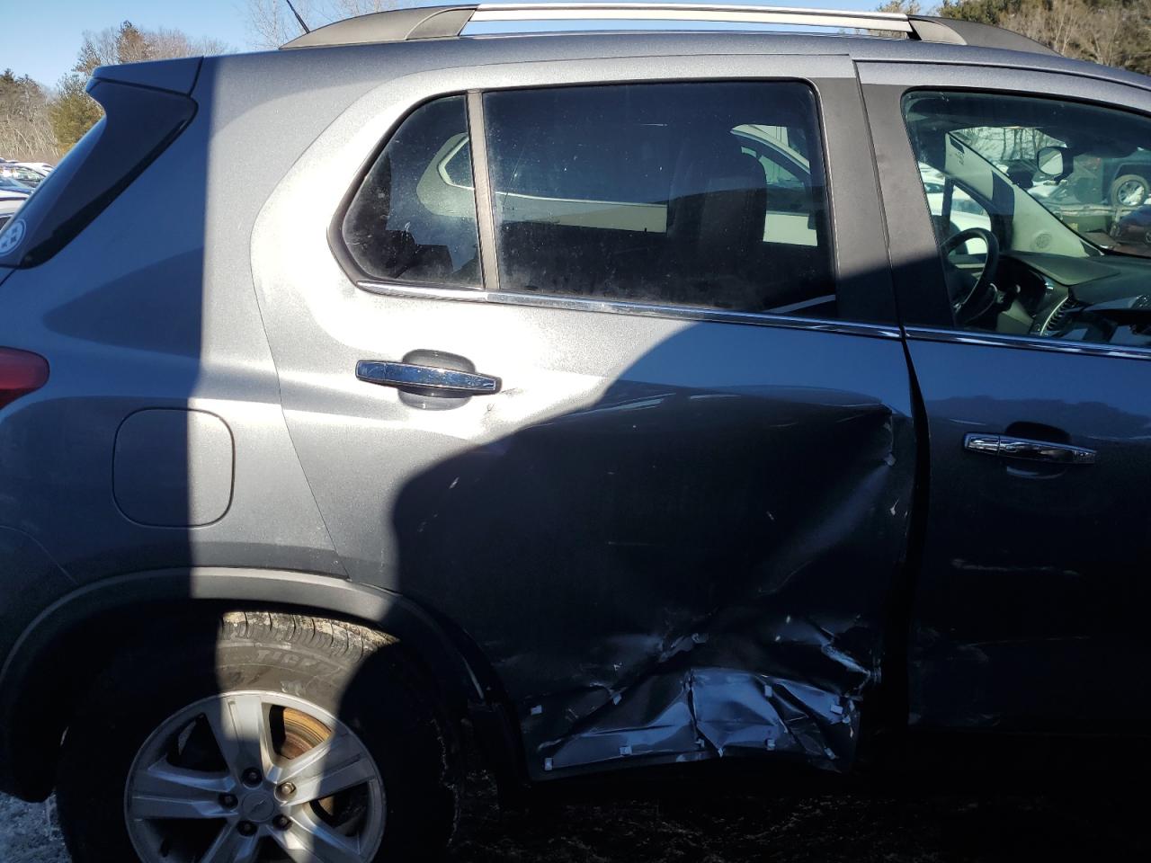 2019 Chevrolet Trax VIN KL7CJPSBXKB865967 Copart auction photo, side / minor dent/scratches damage thumbnail 10