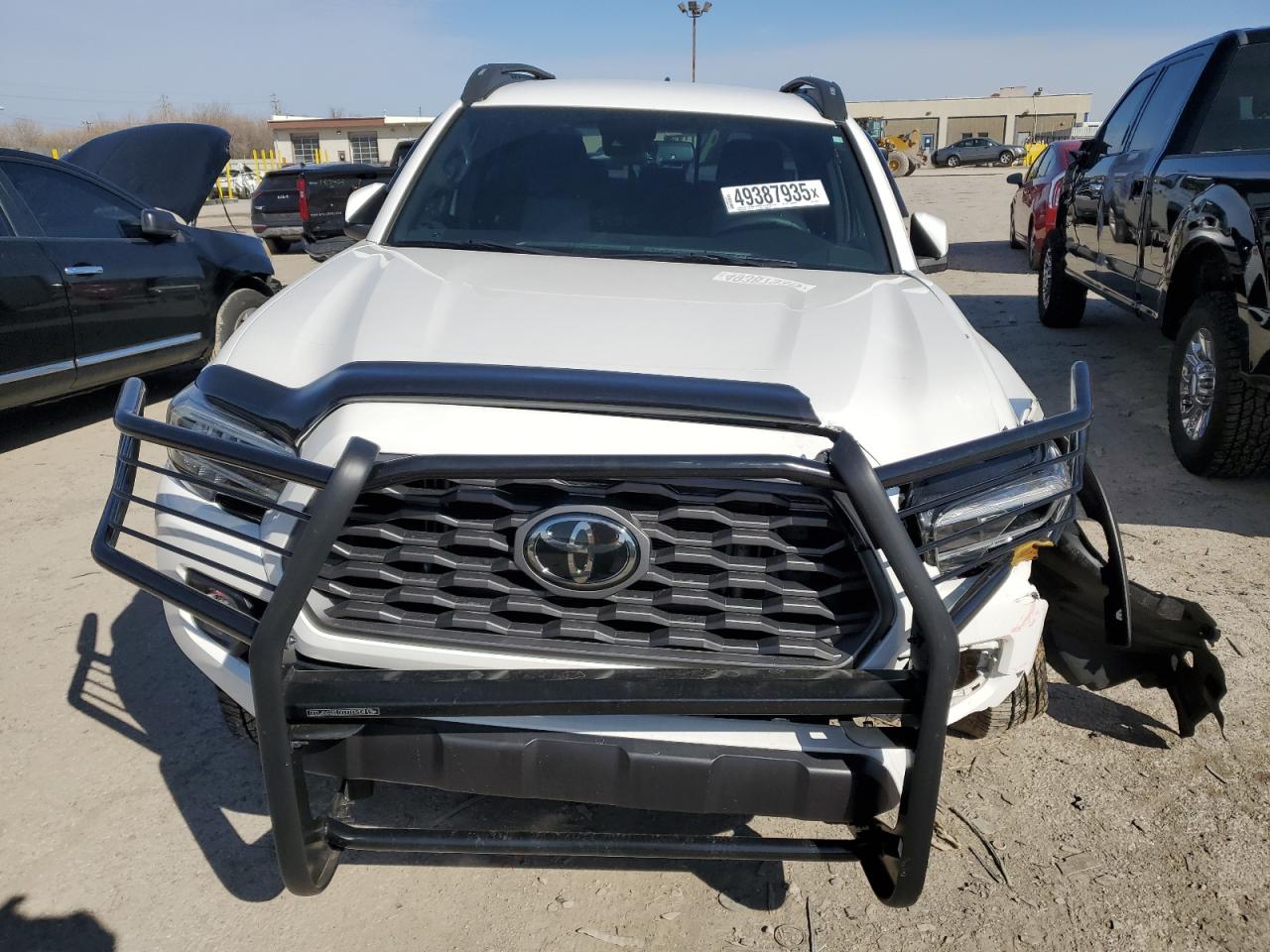 2022 Toyota Tacoma VIN 3TYCZ5AN6NT081864 Copart auction photo, front end / minor dent/scratches damage thumbnail 5