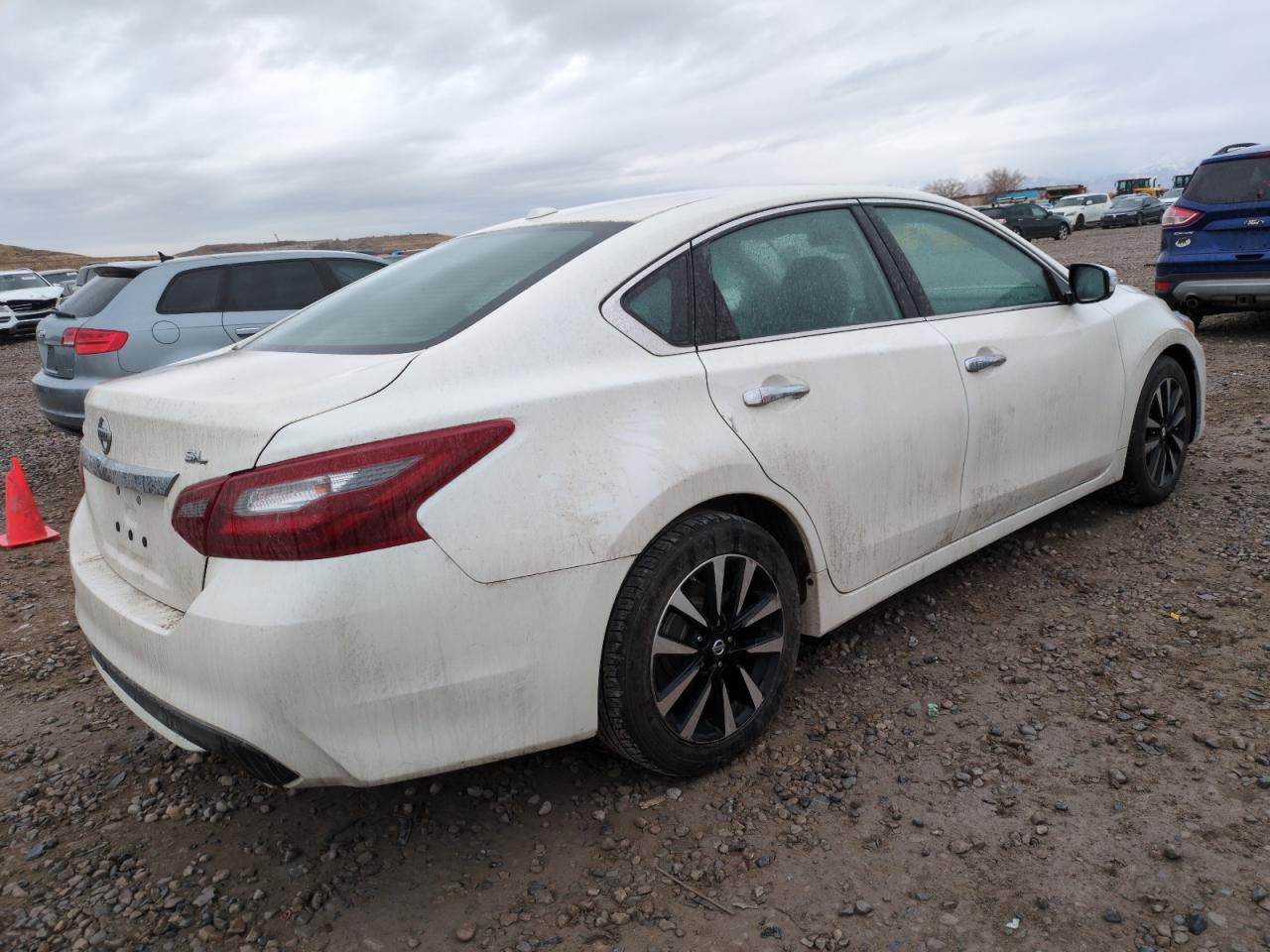 2018 Nissan Altima VIN 1N4AL3AP4JC153981 Copart auction photo, side / front end damage thumbnail 3