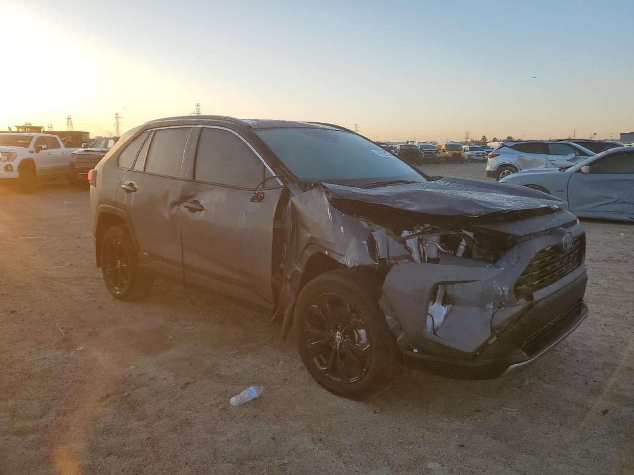 2024 Toyota RAV 4 VIN 2T3E6RFV1RW067498 Copart auction photo, front end / side damage thumbnail 4