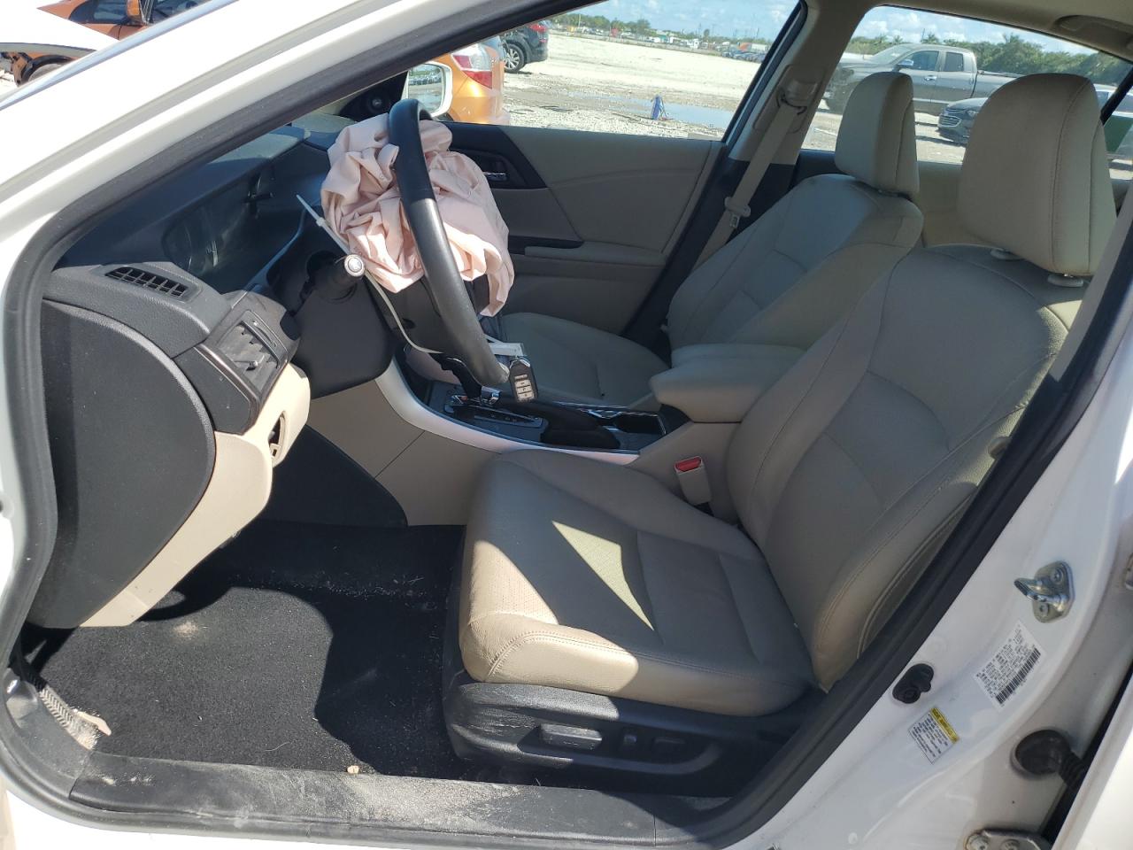 2015 Honda Accord VIN 1HGCR2F84FA113448 Copart auction photo, front end / minor dent/scratches damage thumbnail 7