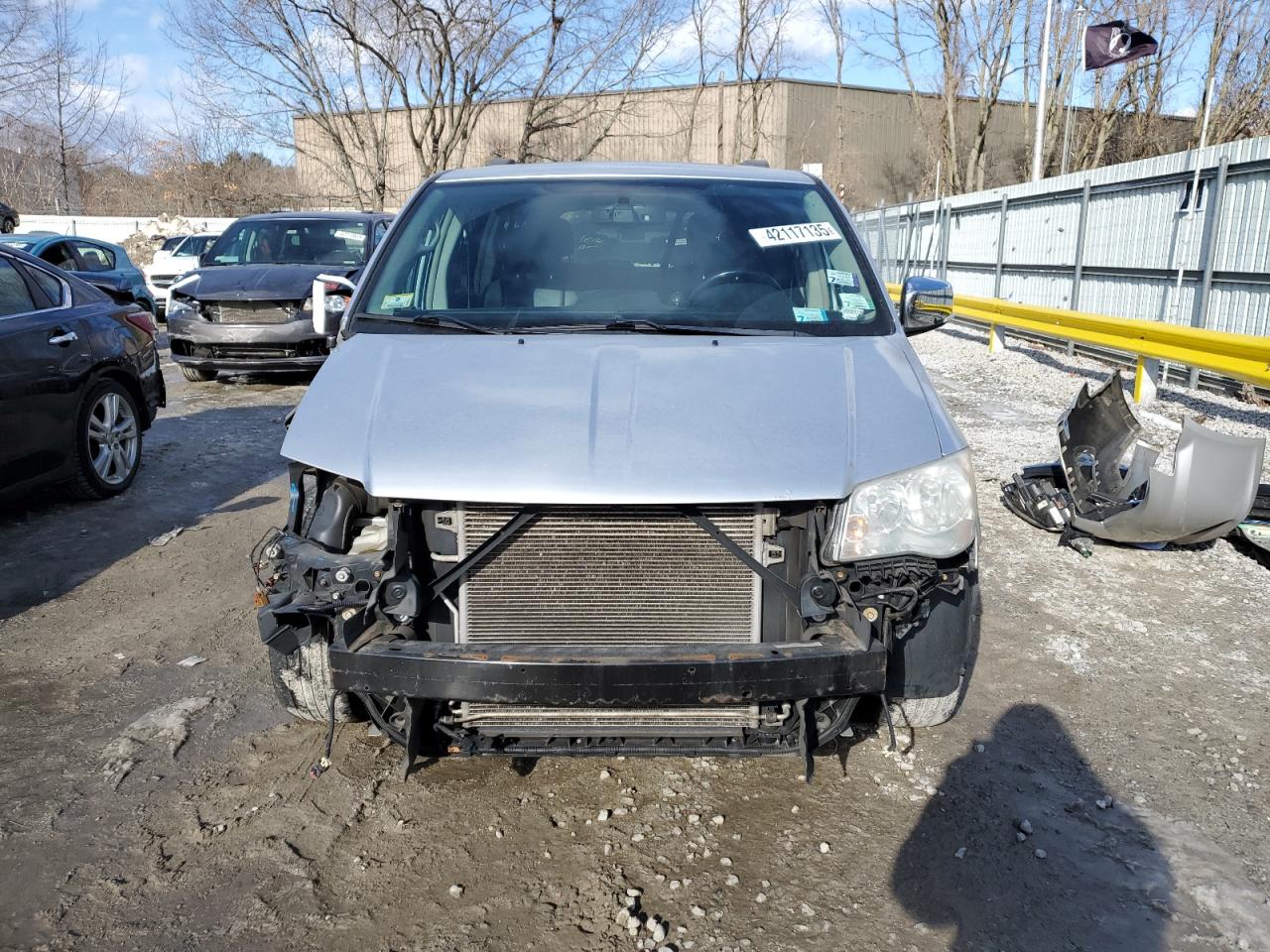 2011 Chrysler Town & Country VIN 2A4RR8DGXBR780854 Copart auction photo, front end damage thumbnail 5