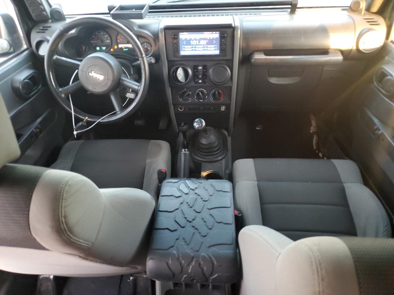 2007 Jeep Wrangler VIN 1J4GA39187L220434 Copart auction photo, undercarriage / minor dent/scratches damage thumbnail 8