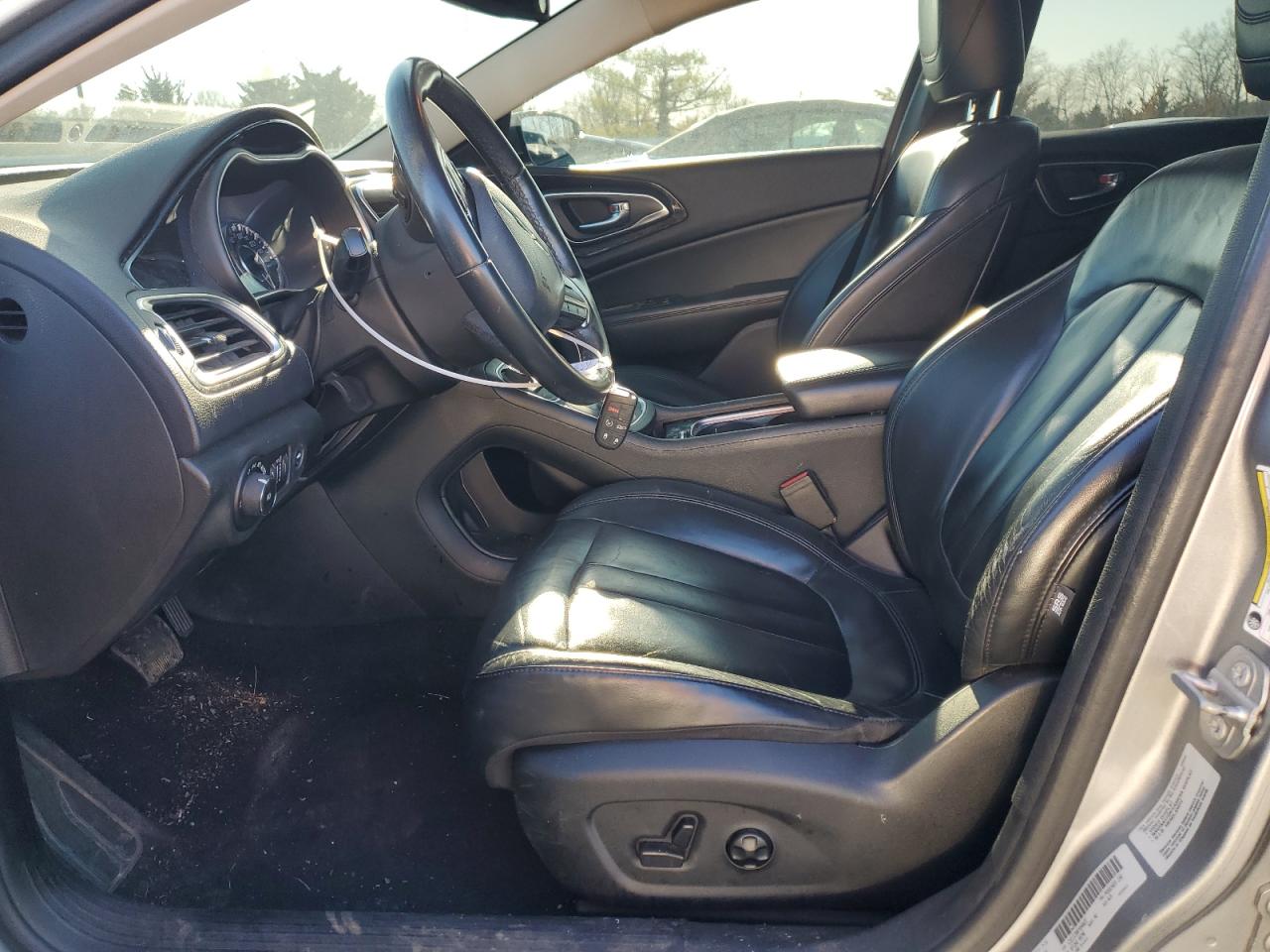 2015 Chrysler 200 VIN 1C3CCCCB8FN548637 Copart auction photo, front end damage thumbnail 7