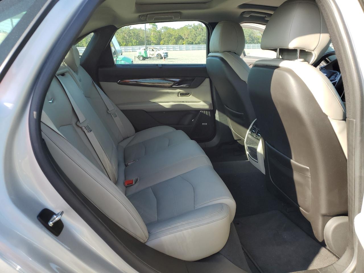 2018 Cadillac CT6 VIN 1G6KD5RS3JU125702 Copart auction photo, minor dent/scratches damage thumbnail 10