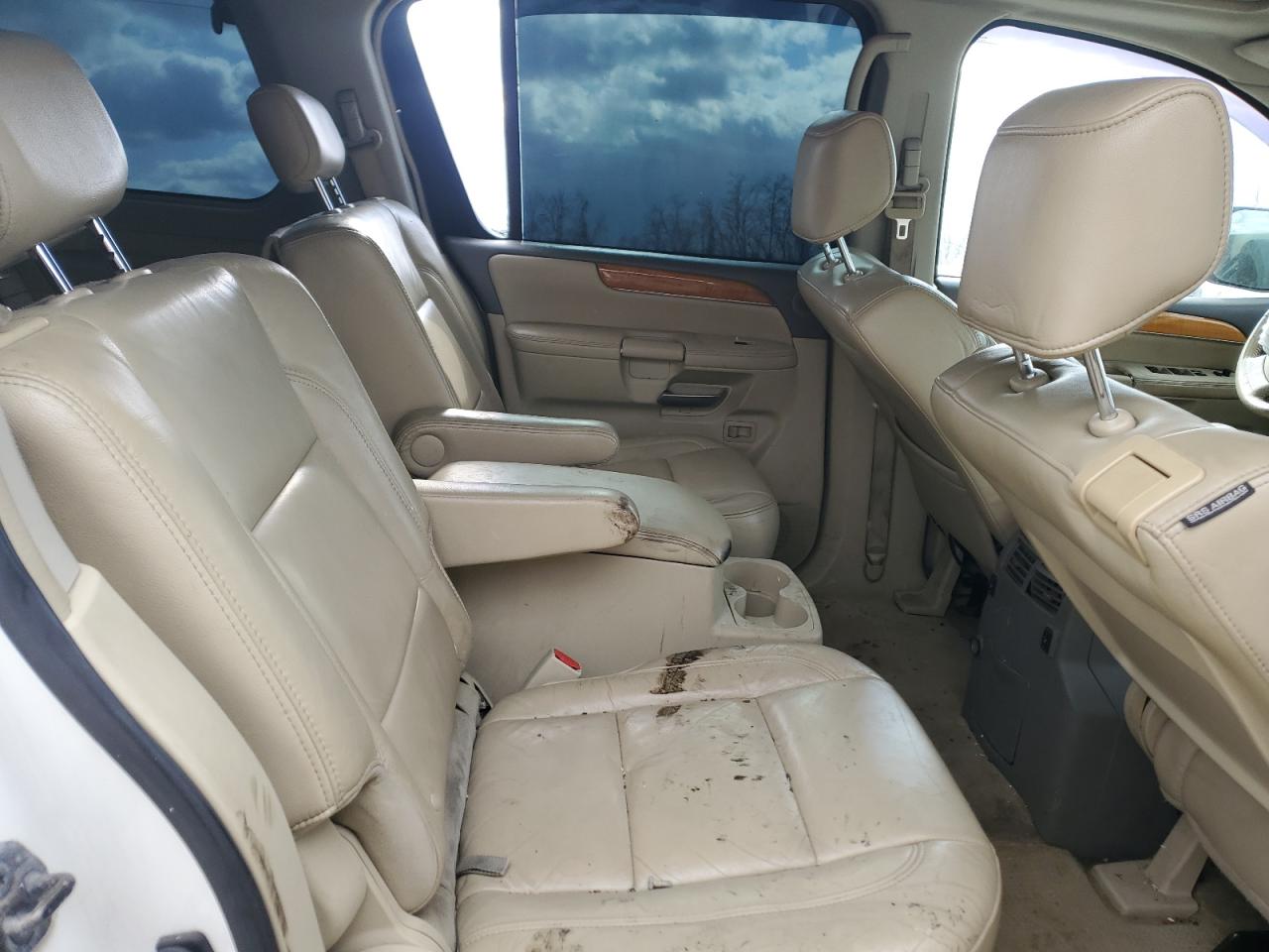 2010 Infiniti QX56 VIN 5N3ZA0NE3AN902268 Copart auction photo, undercarriage / front end damage thumbnail 11