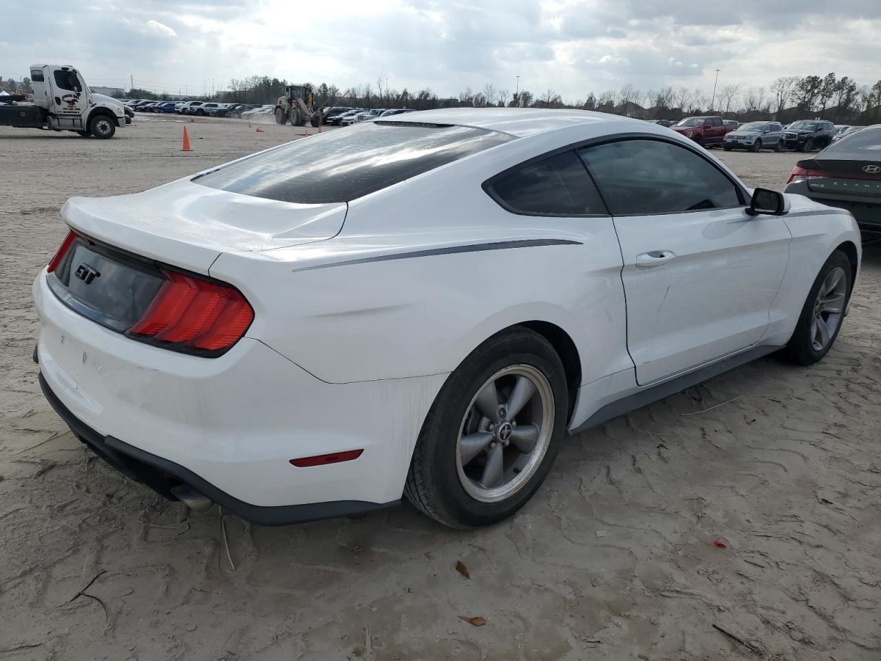 2018 Ford Mustang VIN 1FA6P8TH4J5116530 Copart auction photo, side / minor dent/scratches damage thumbnail 3