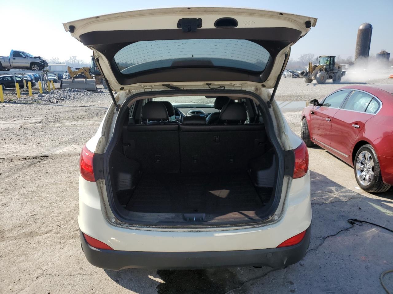 2011 Hyundai Tucson VIN KM8JU3AC5BU230627 Copart auction photo, front end damage thumbnail 6