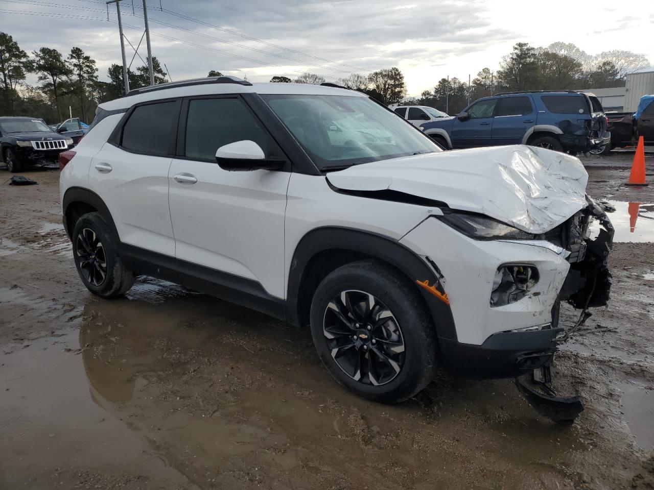 2022 Chevrolet TrailBlazer VIN KL79MPS28NB120673 Copart auction photo, front end damage thumbnail 4