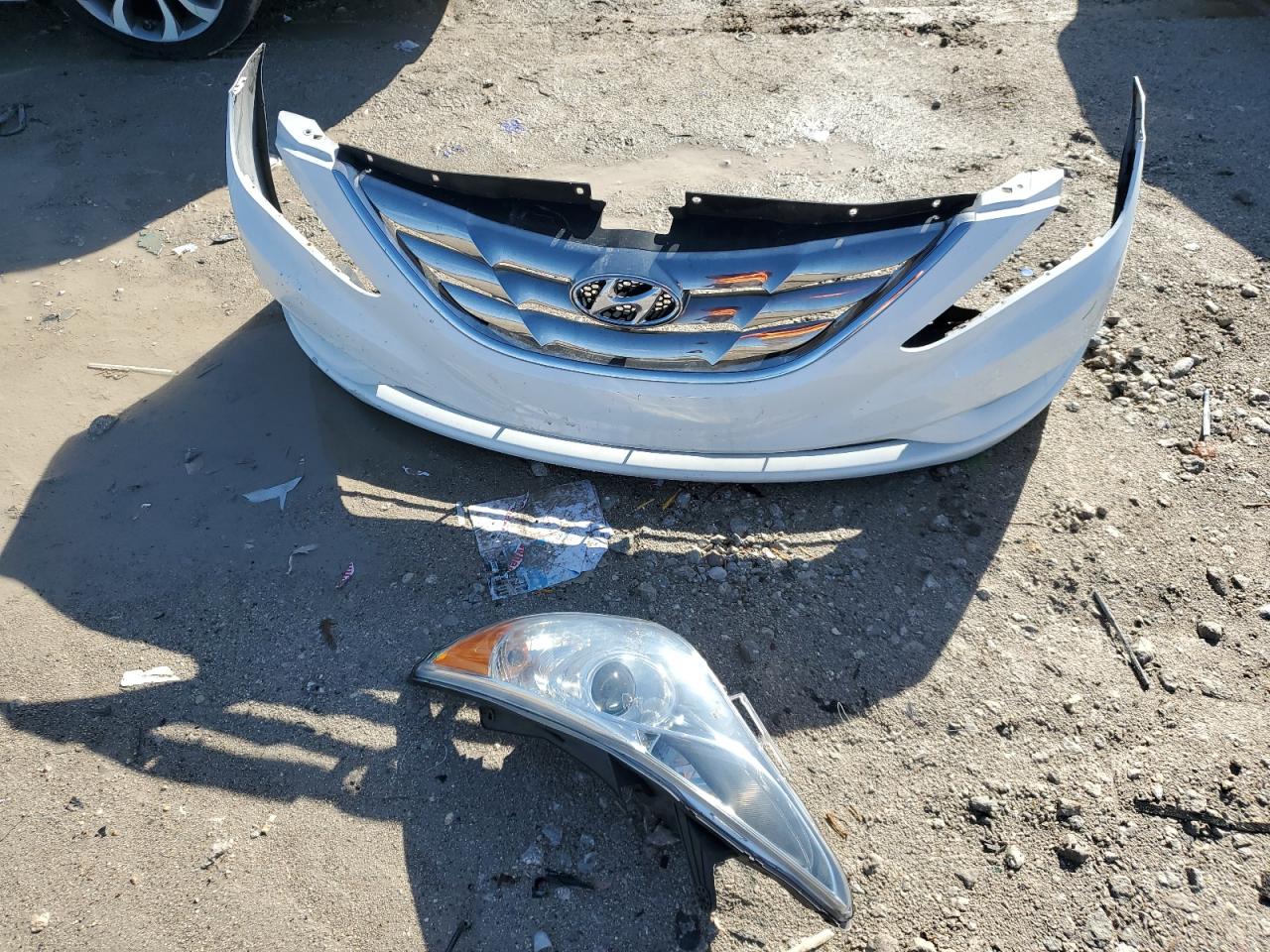 2013 Hyundai Sonata VIN 5NPEC4AB5DH690650 Copart auction photo, front end / minor dent/scratches damage thumbnail 12