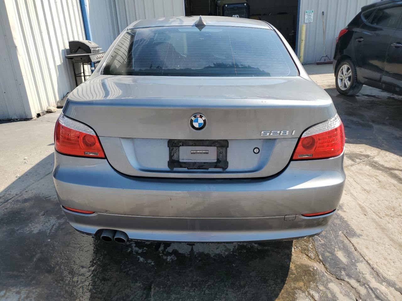 2008 BMW 5er VIN WBANU53568CT18761 Copart auction photo, front end / minor dent/scratches damage thumbnail 6