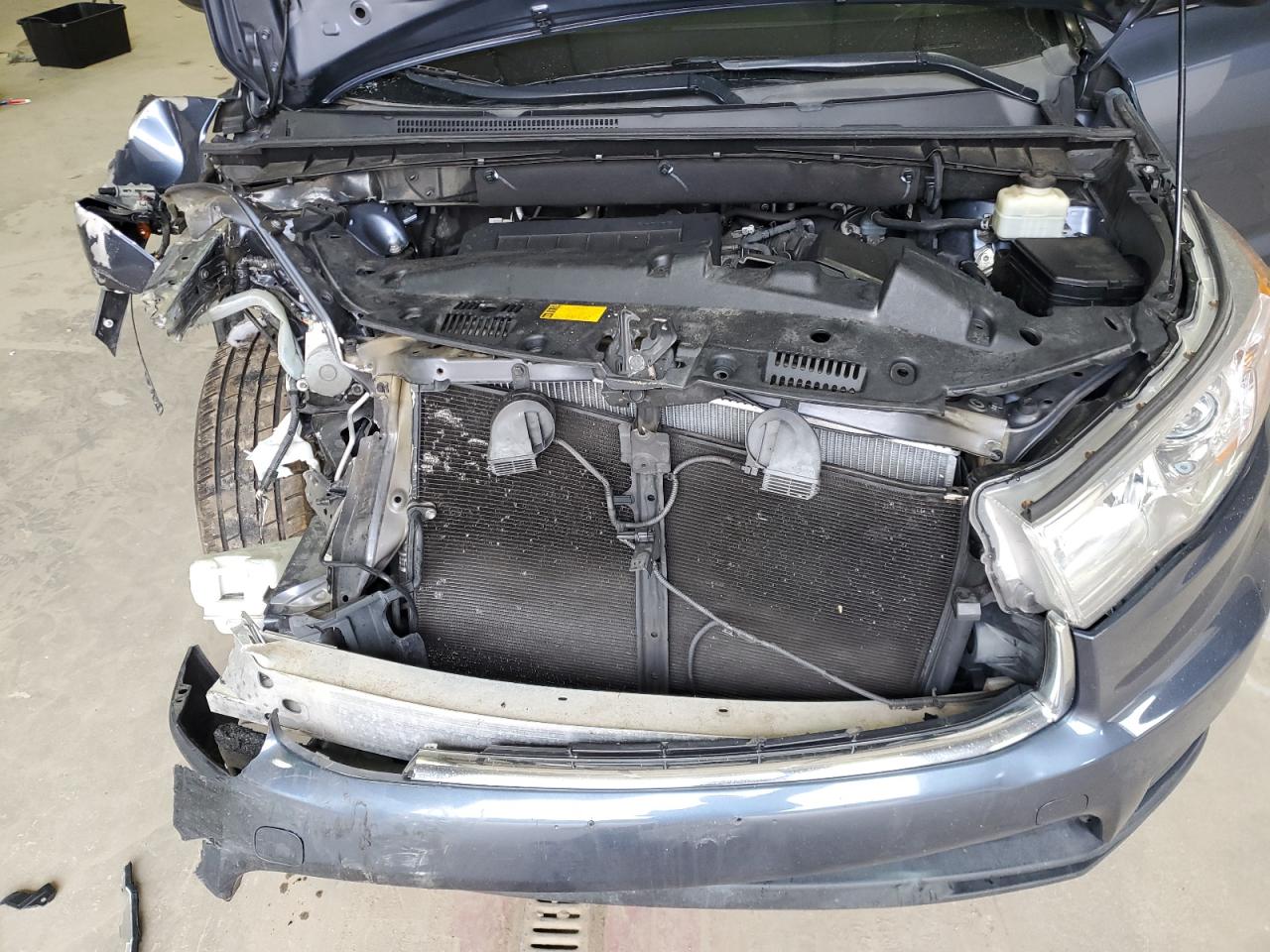2016 Toyota Highlander VIN 5TDBKRFH2GS267085 Copart auction photo, front end damage thumbnail 13