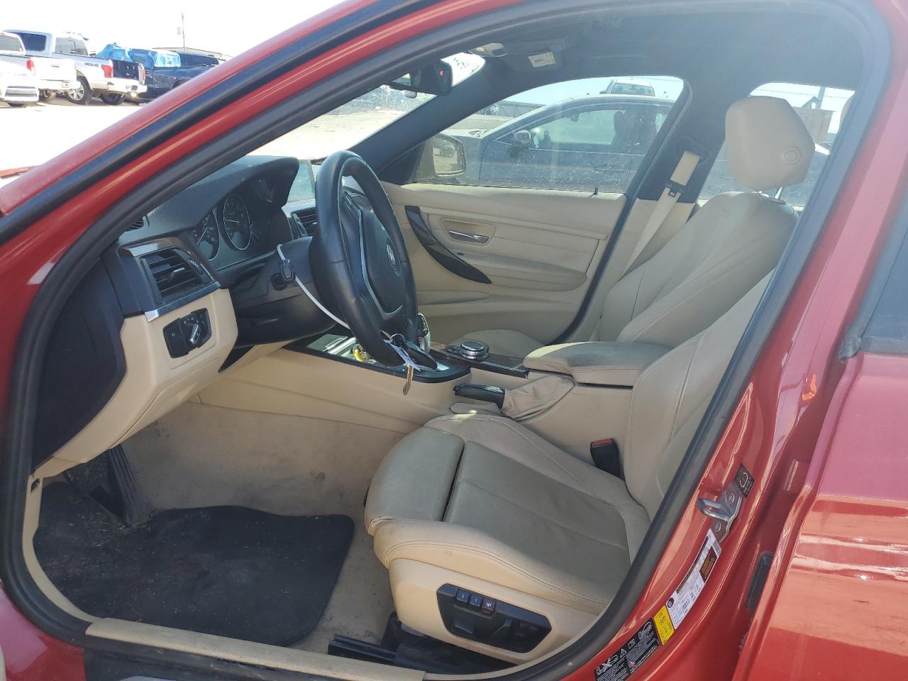 2015 BMW 3er VIN WBA3B3G54FNR87947 Copart auction photo, front end / minor dent/scratches damage thumbnail 7