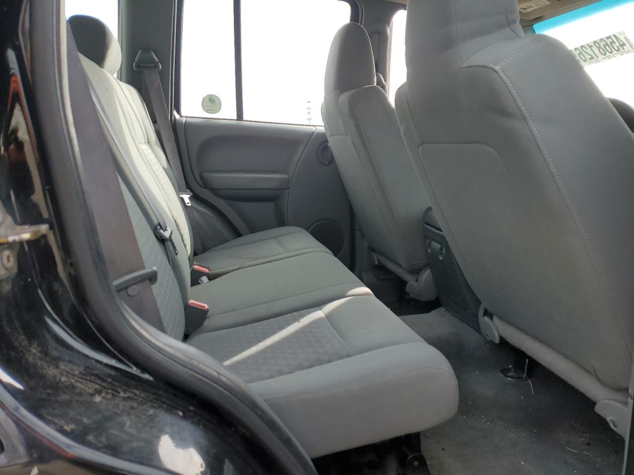2006 Jeep Liberty (North America) VIN 1J4GL48K36W269046 Copart auction photo, front end / minor dent/scratches damage thumbnail 11