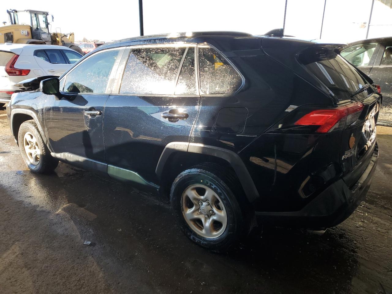 2020 Toyota RAV 4 VIN JTMF1RFV2LD064732 Copart auction photo, front end / all over damage thumbnail 2