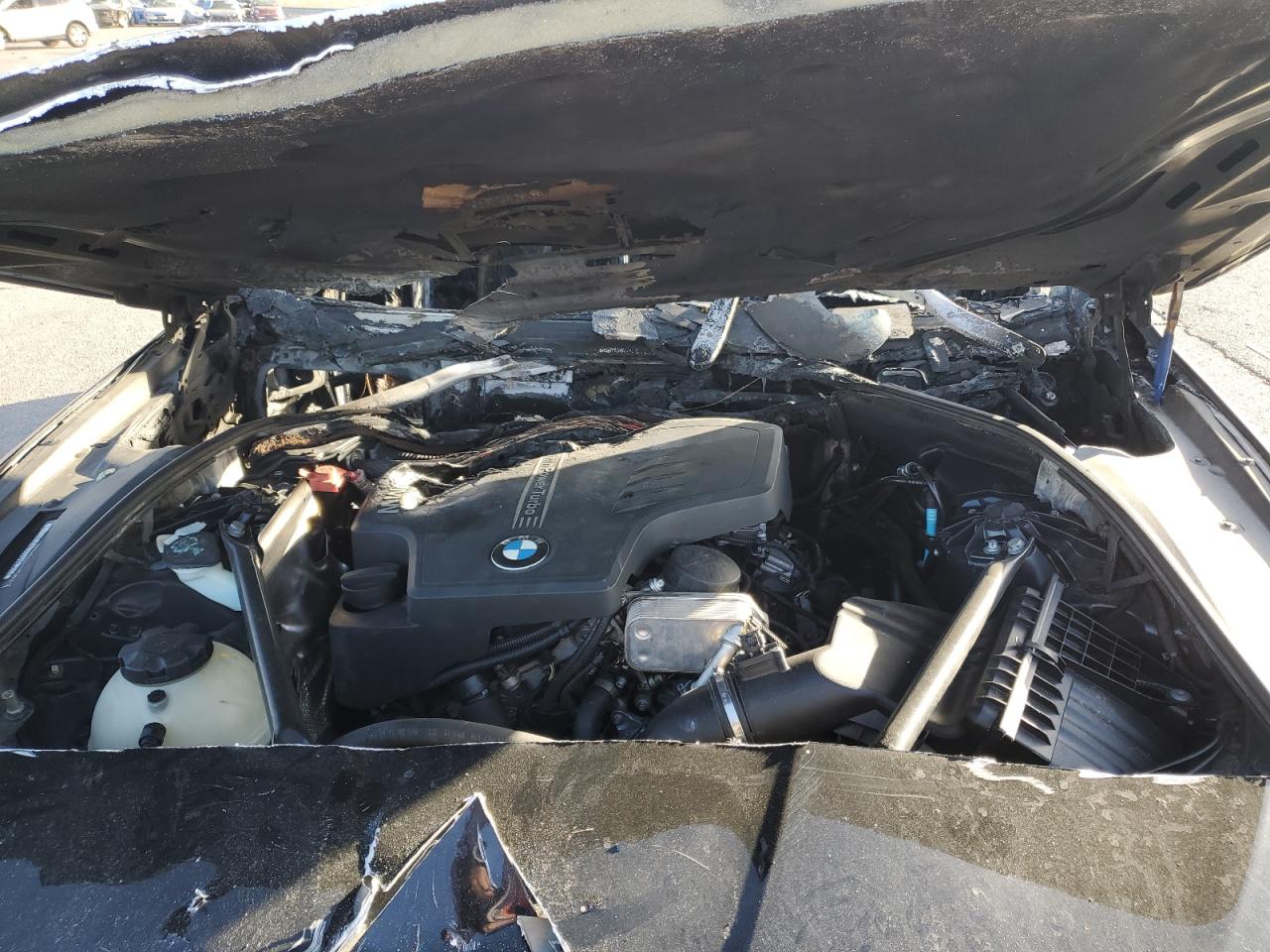 2016 BMW 5er VIN WBA5A5C56GG349508 Copart auction photo, burn damage thumbnail 11