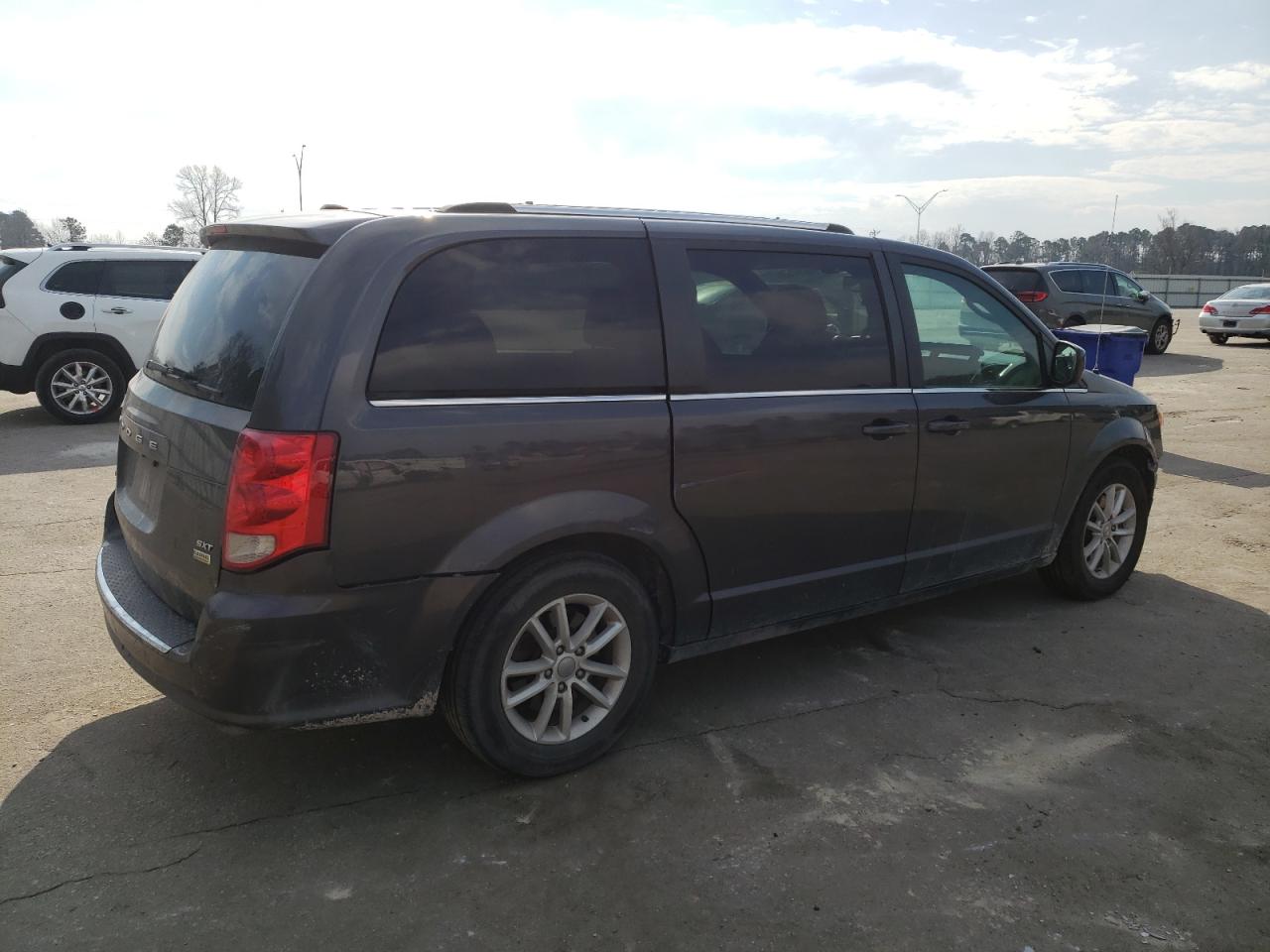 2018 Dodge Caravan VIN 2C4RDGCG5JR301870 Copart auction photo, front end damage thumbnail 3