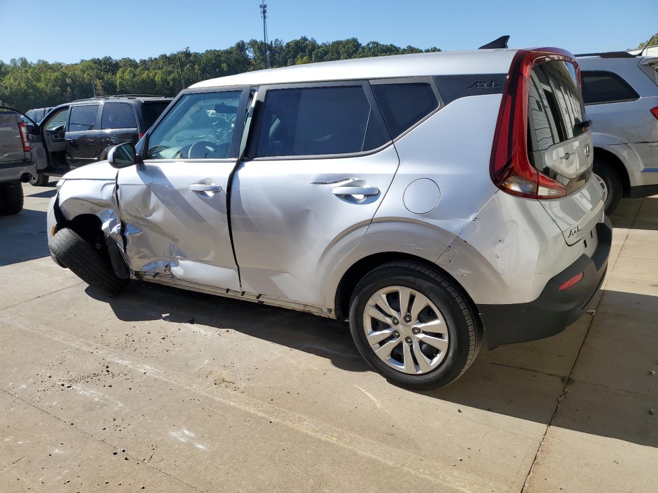 2020 KIA Soul VIN KNDJ23AU2L7719361 Copart auction photo, side / all over damage thumbnail 2