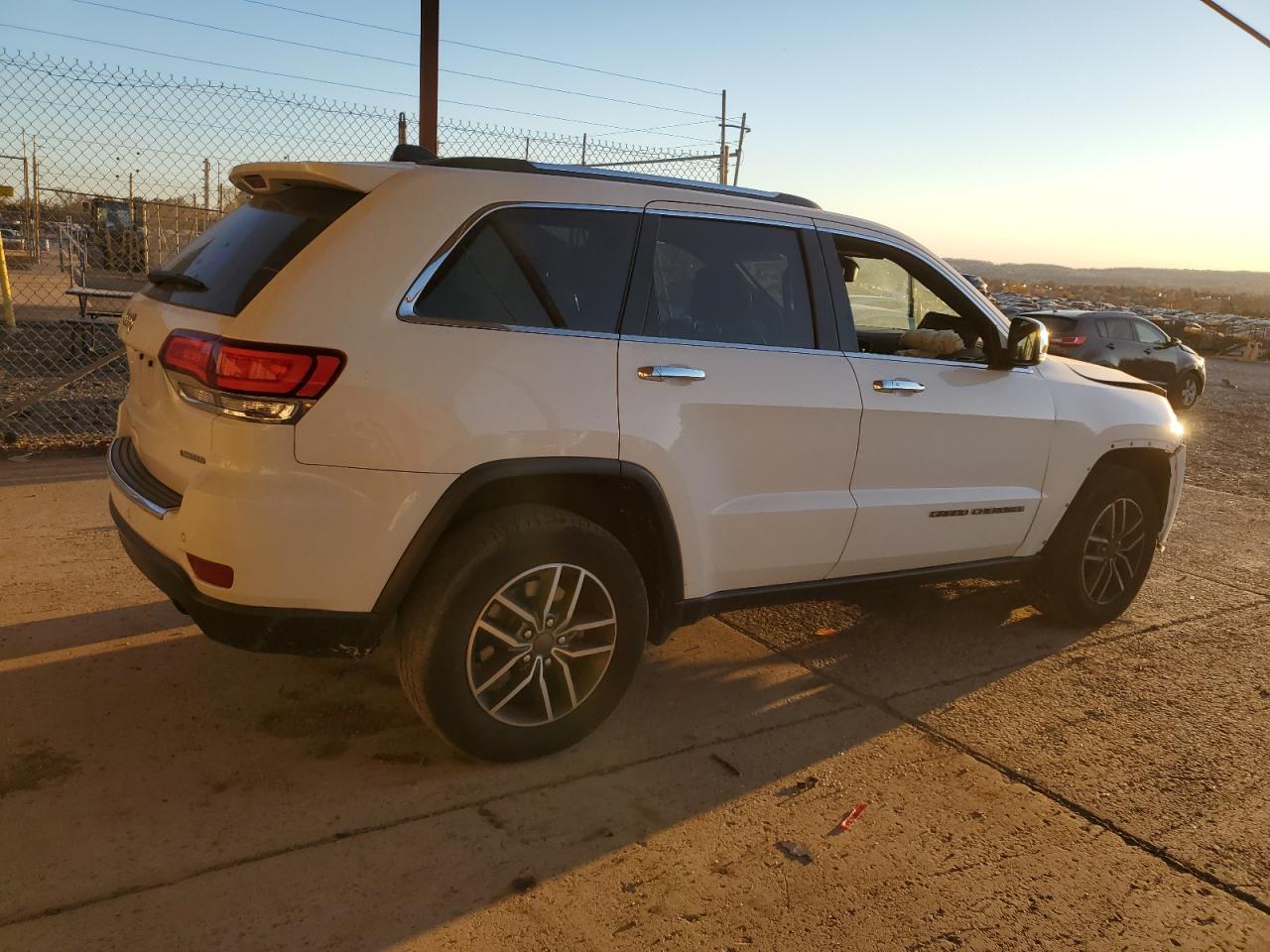2020 Jeep Grand Cherokee VIN 1C4RJFBG9LC340218 Copart auction photo, front end / top/roof damage thumbnail 3