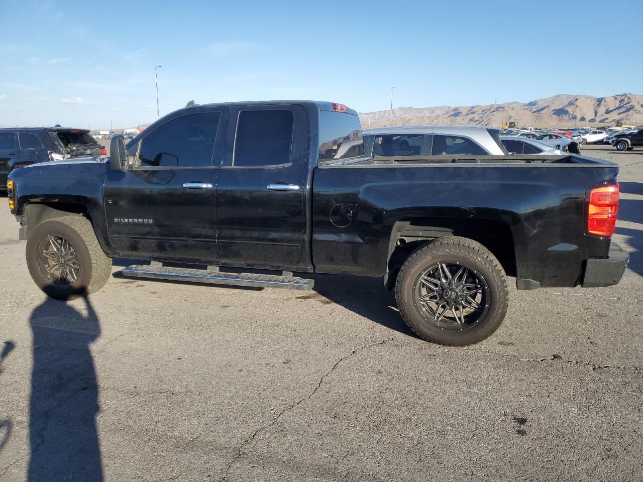 2015 Chevrolet Silverado VIN 1GCRCREC7FZ235764 Copart auction photo, front end damage thumbnail 2
