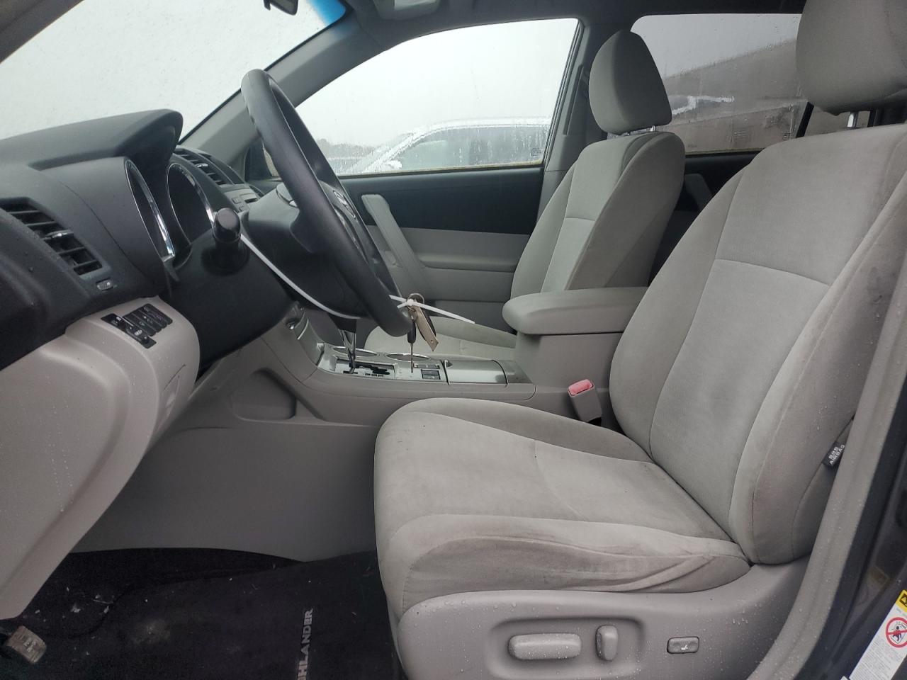 2012 Toyota Highlander VIN 5TDBK3EH9CS111442 Copart auction photo, rear end / minor dent/scratches damage thumbnail 7