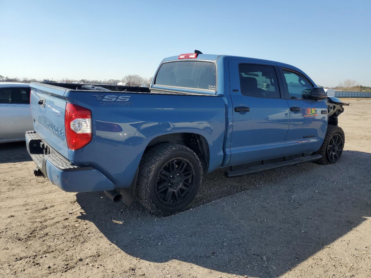 2021 Toyota Tundra VIN 5TFEY5F18MX279030 Copart auction photo, front end / minor dent/scratches damage thumbnail 3