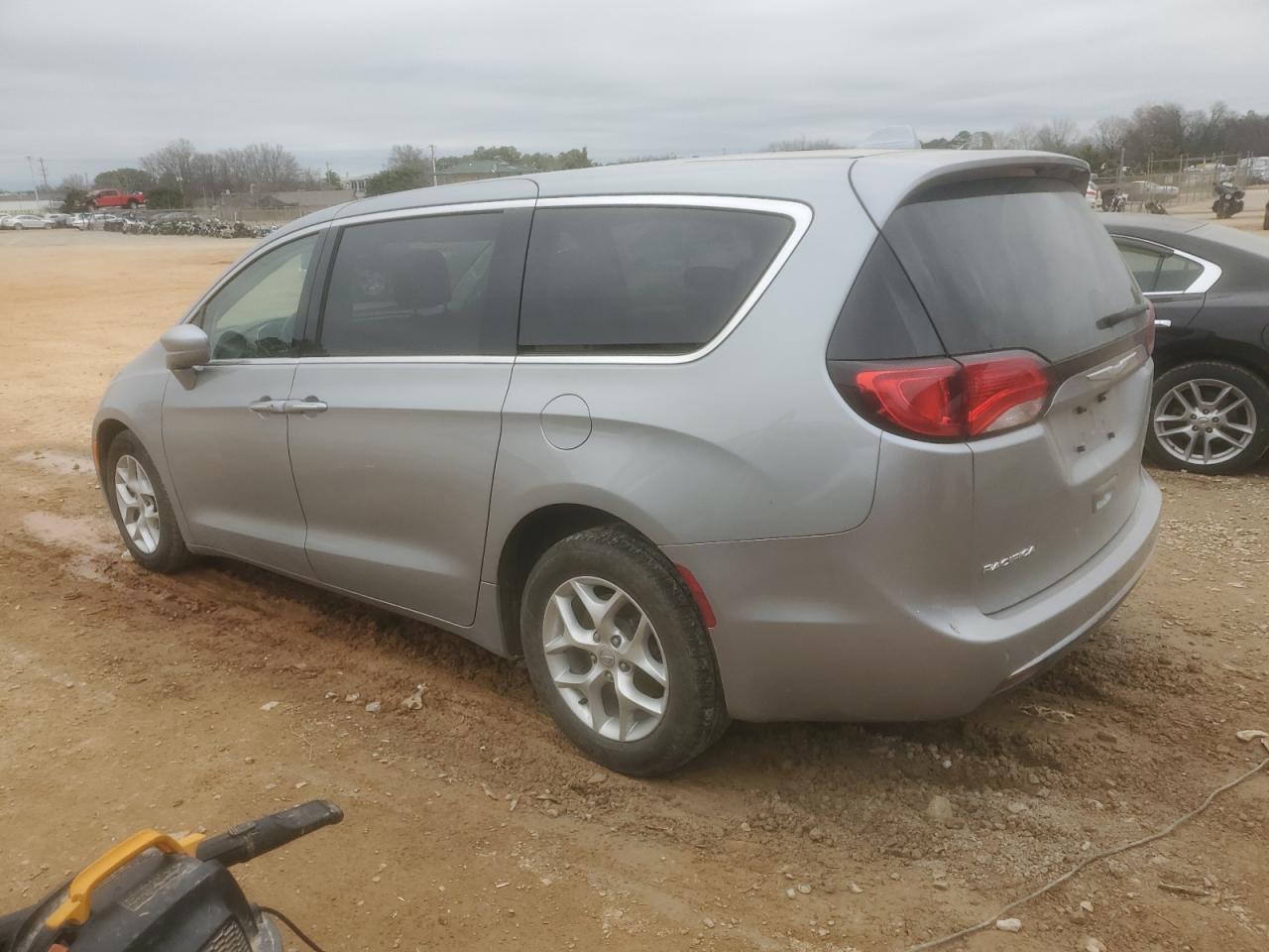 2018 Chrysler Pacifica VIN 2C4RC1FG7JR128137 Copart auction photo, front end damage thumbnail 2