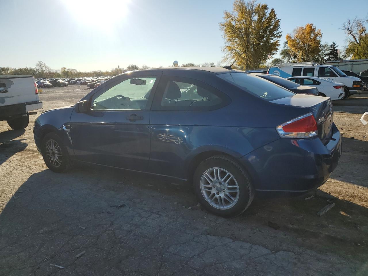 2008 Ford Focus VIN 1FAHP33N18W256136 Copart auction photo, side damage thumbnail 2