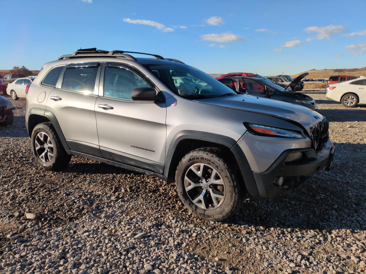 2015 Jeep Cherokee VIN 1C4PJMBS5FW570194 Copart auction photo, front end damage thumbnail 4