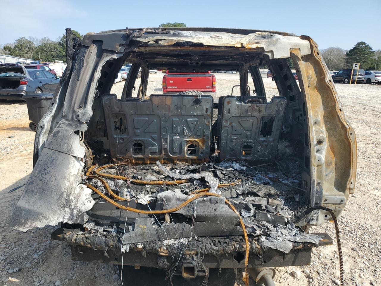 2015 Chevrolet Tahoe VIN 1GNSCBKC3FR169878 Copart auction photo, burn damage thumbnail 6