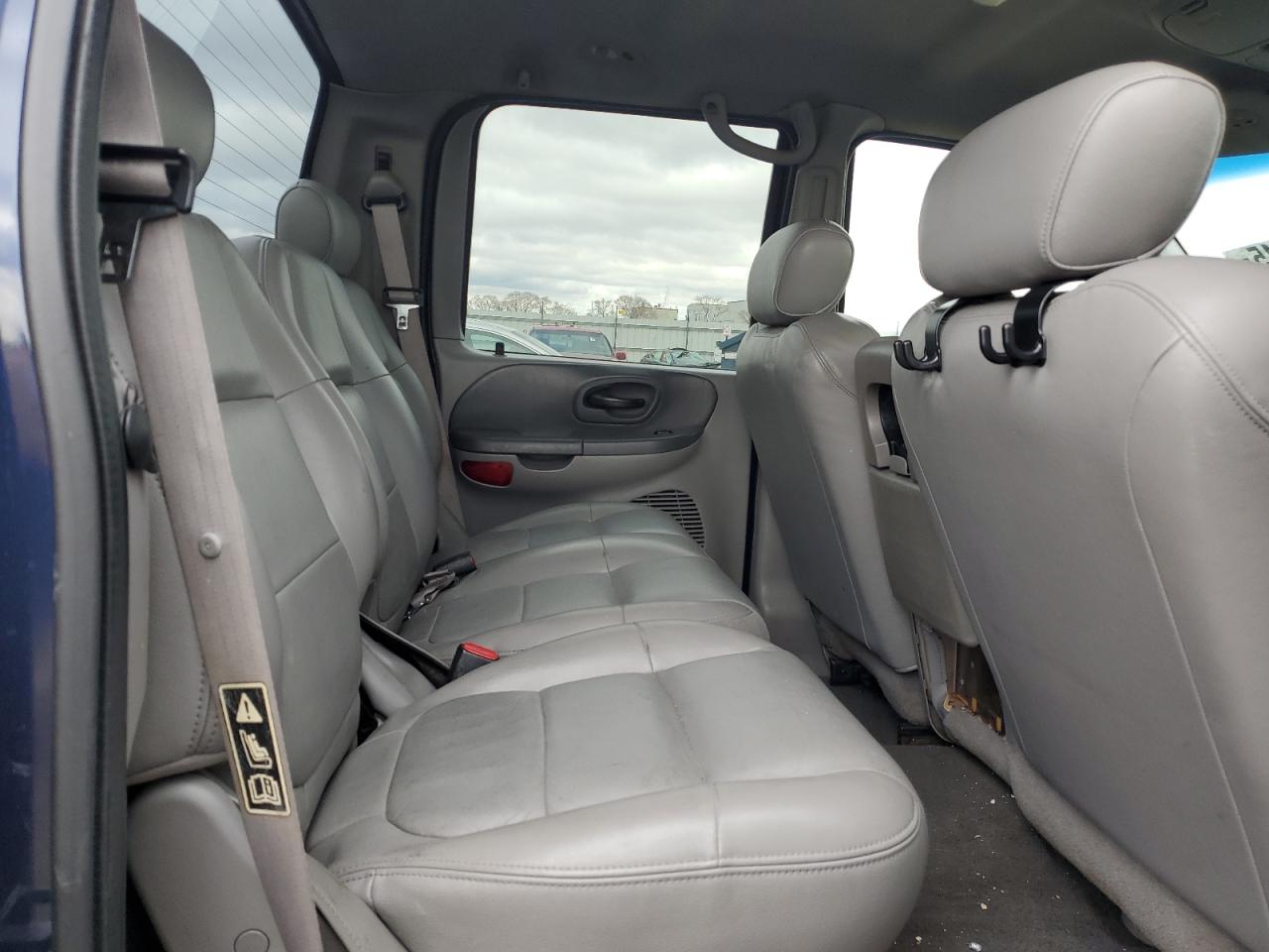 2003 Ford F-150 VIN 1FTRW08L83KC94549 Copart auction photo, front end damage thumbnail 11