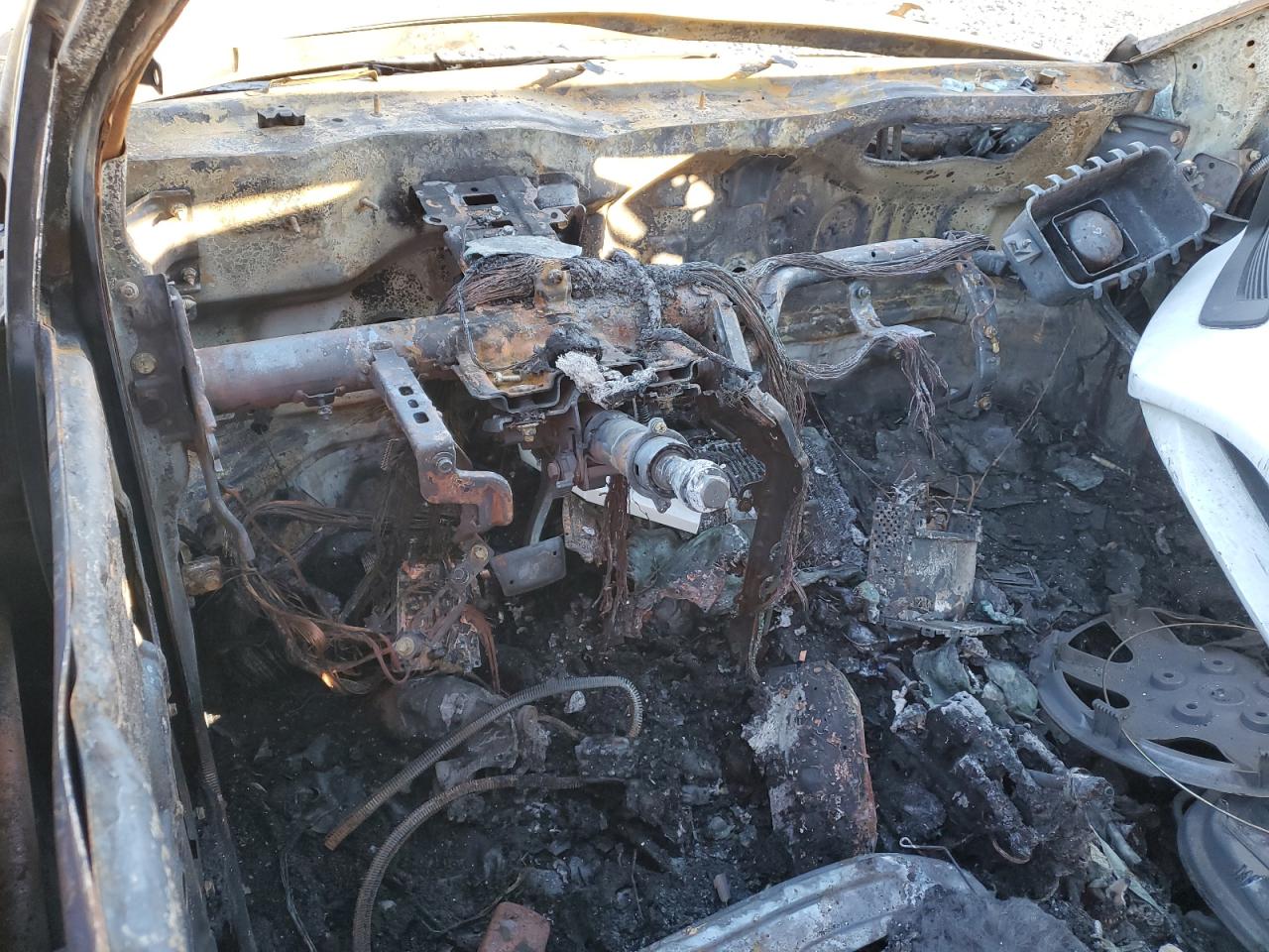 2019 Hyundai Accent VIN 3KPC24A37KE058625 Copart auction photo, vandalism / burn damage thumbnail 8