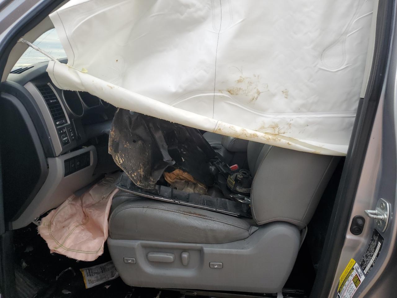 2013 Toyota Sequoia VIN 5TDJW5G16DS092118 Copart auction photo, front end damage thumbnail 7