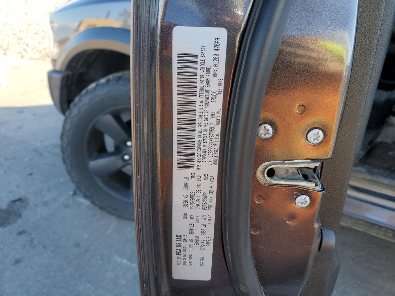 2019 RAM 1500 VIN 1C6RR7GTXKS725917 Copart auction photo, front end / undercarriage damage thumbnail 12