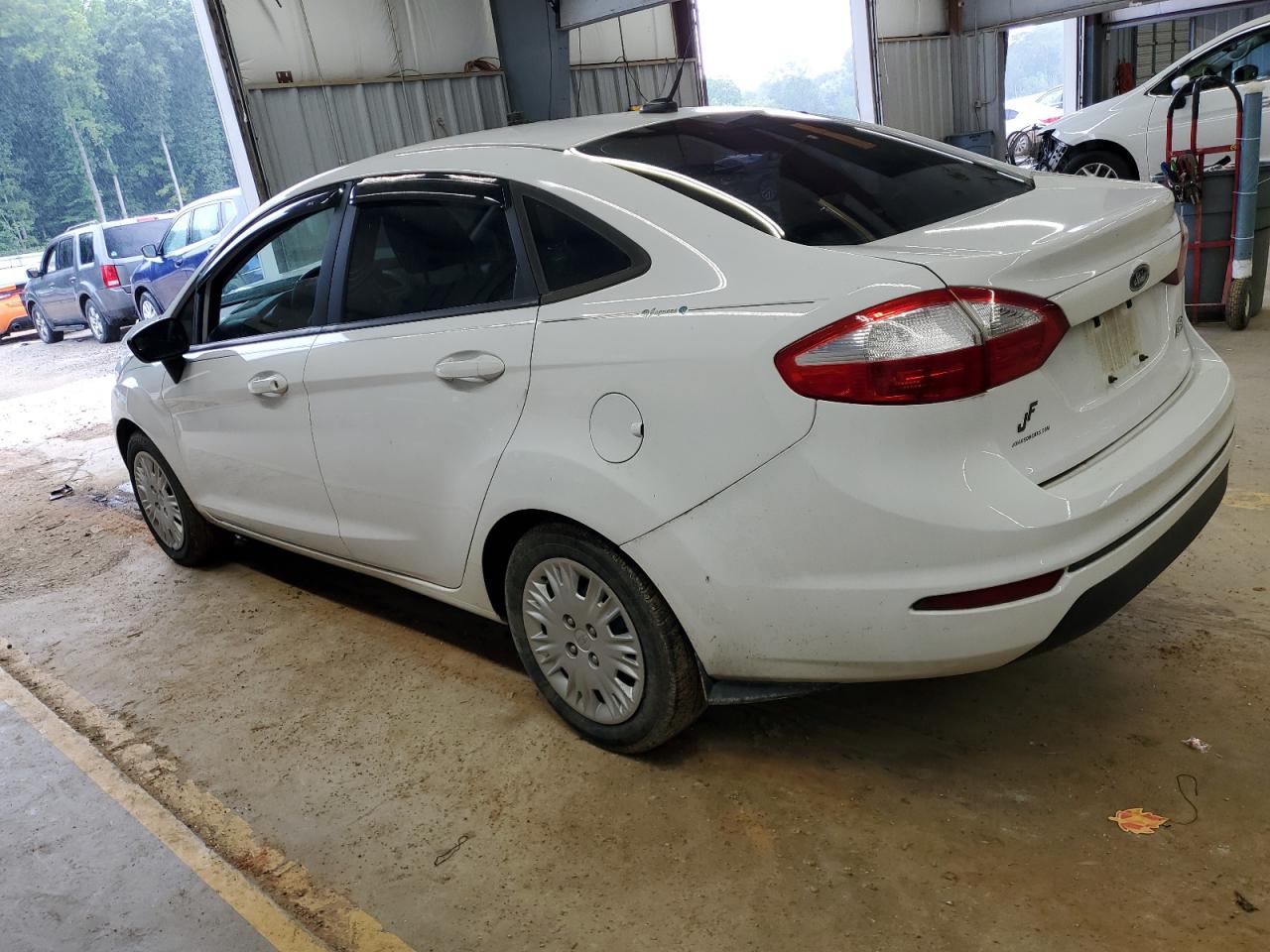 2015 Ford Fiesta VIN 3FADP4AJ7FM160772 Copart auction photo, front end damage thumbnail 2
