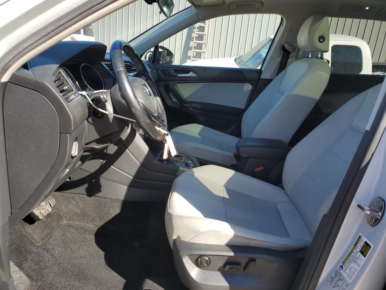 2018 Volkswagen Tiguan VIN 3VV2B7AX7JM132504 Copart auction photo, side / front end damage thumbnail 7