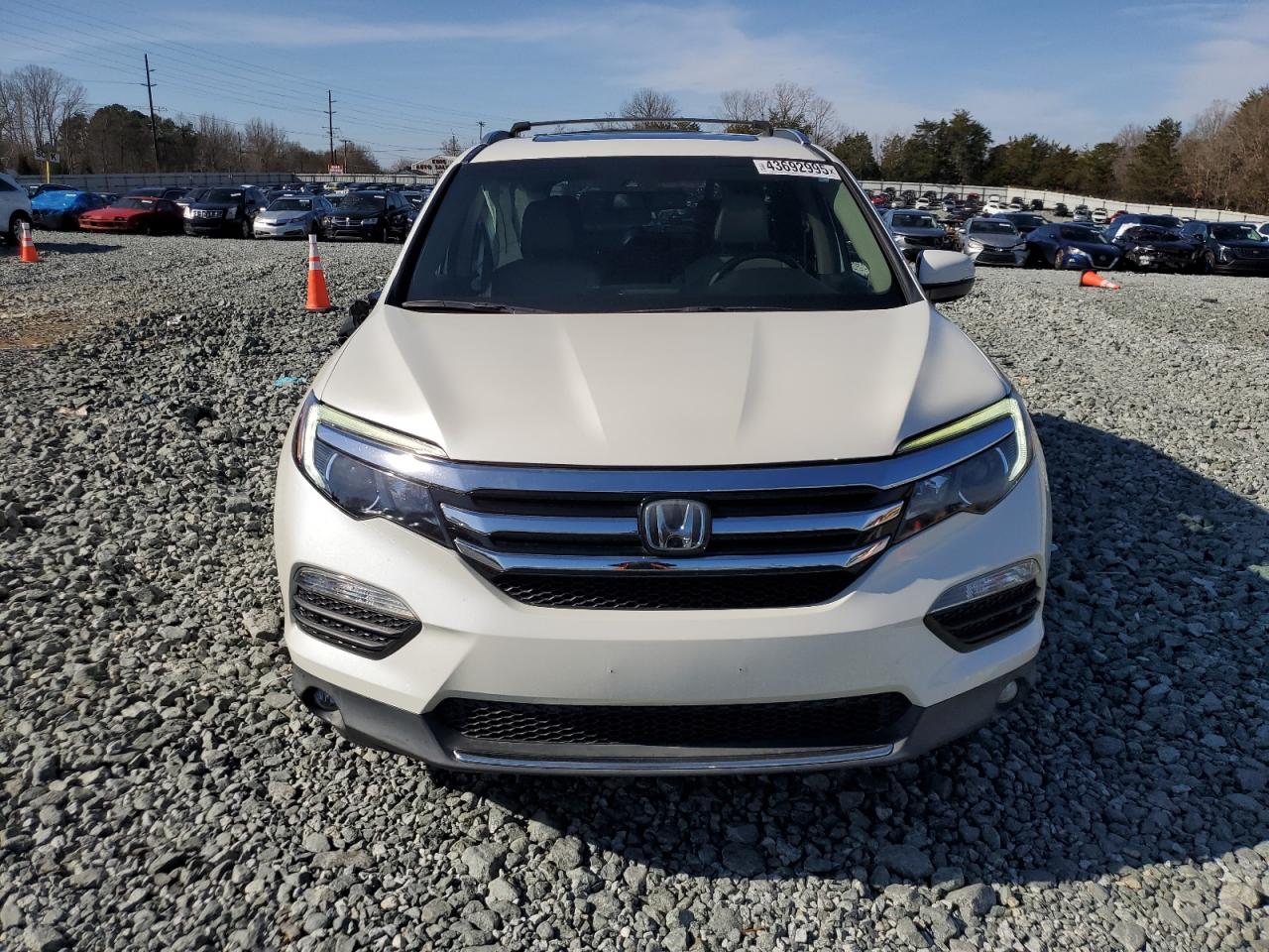2017 Honda Pilot VIN 5FNYF6H9XHB007929 Copart auction photo, side damage thumbnail 5