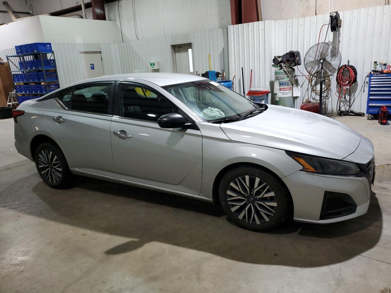 2024 Nissan Altima VIN 1N4BL4DW1RN420684 Copart auction photo, front end / minor dent/scratches damage thumbnail 4