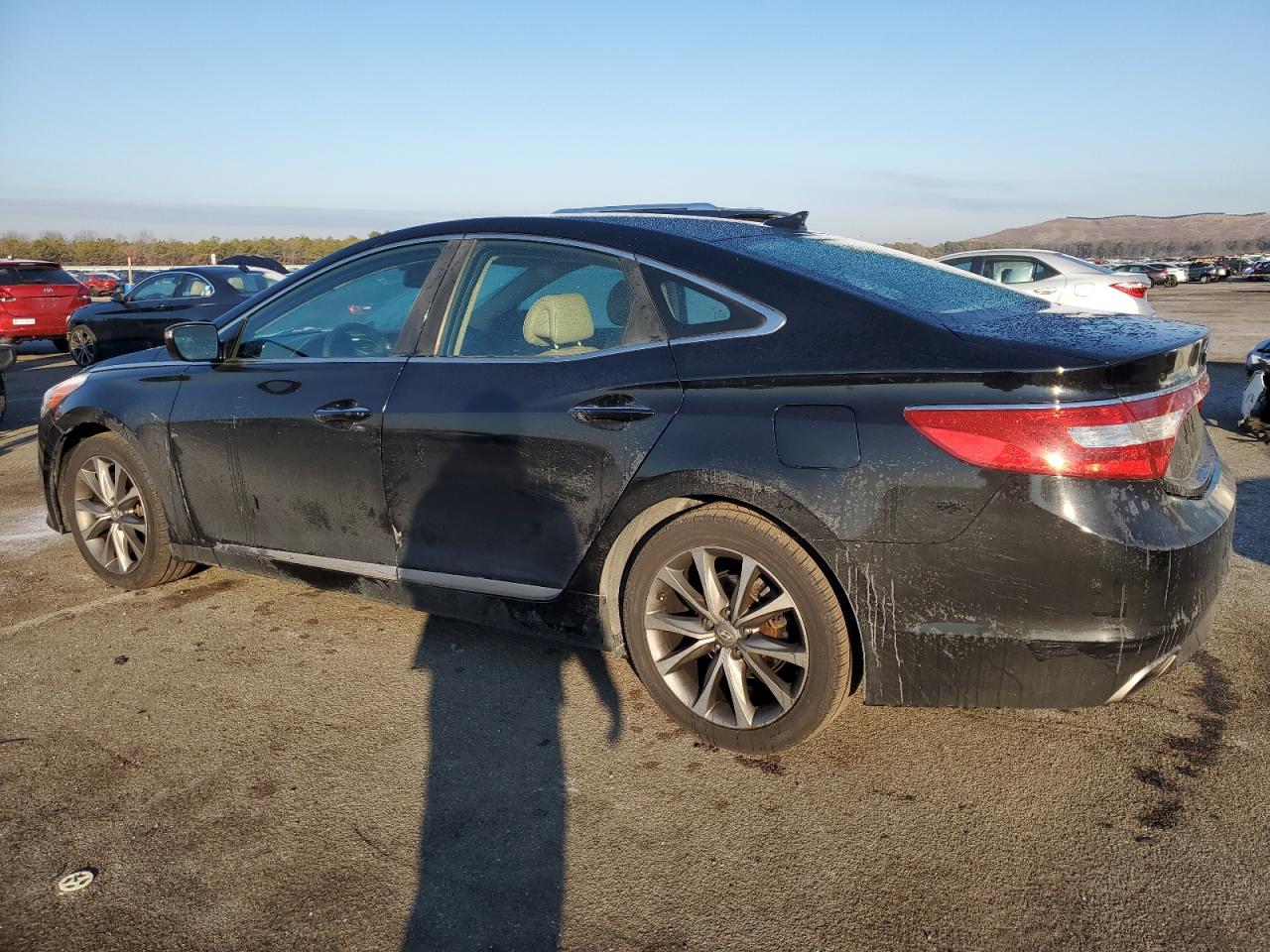 2017 Hyundai Azera VIN KMHFG4JG4HA580945 Copart auction photo, side / minor dent/scratches damage thumbnail 2