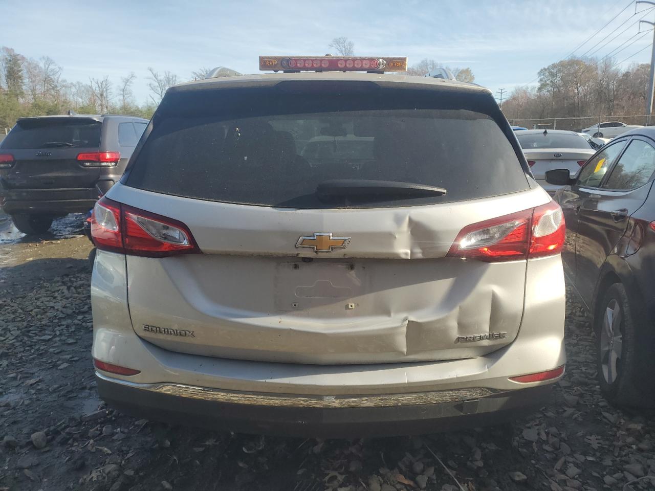 2019 Chevrolet Equinox VIN 3GNAXNEV4KS657064 Copart auction photo, vandalism / minor dent/scratches damage thumbnail 6