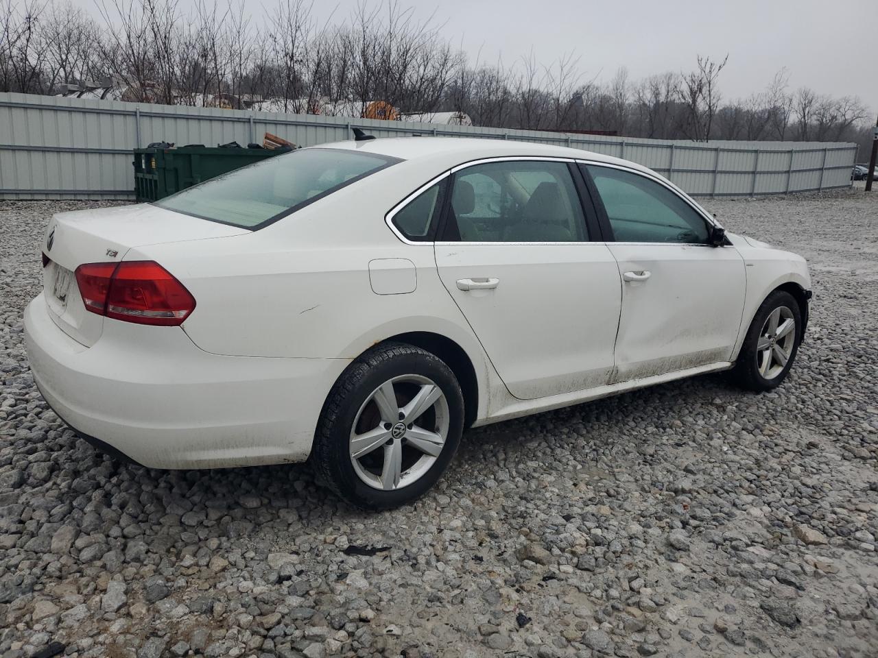 2014 Volkswagen Passat VIN 1VWAT7A33EC058197 Copart auction photo, front end / side damage thumbnail 3