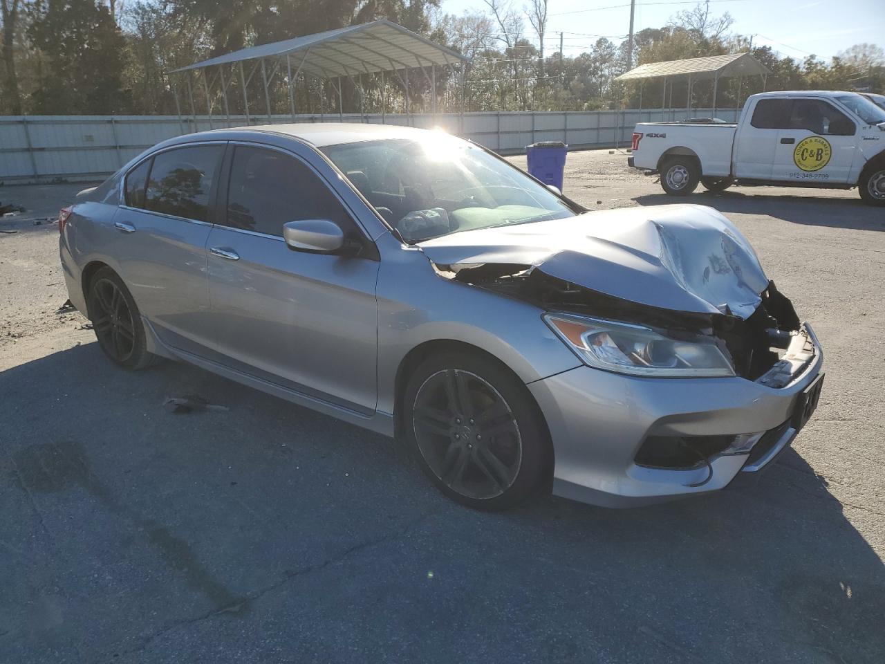 2017 Honda Accord VIN 1HGCR2F1XHA258614 Copart auction photo, front end damage thumbnail 4