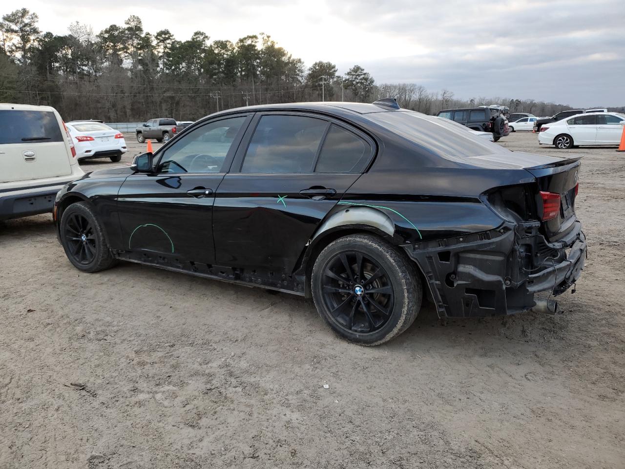 2017 BMW 3er VIN WBA8E1G3XHNU17874 Copart auction photo, rear end damage thumbnail 2