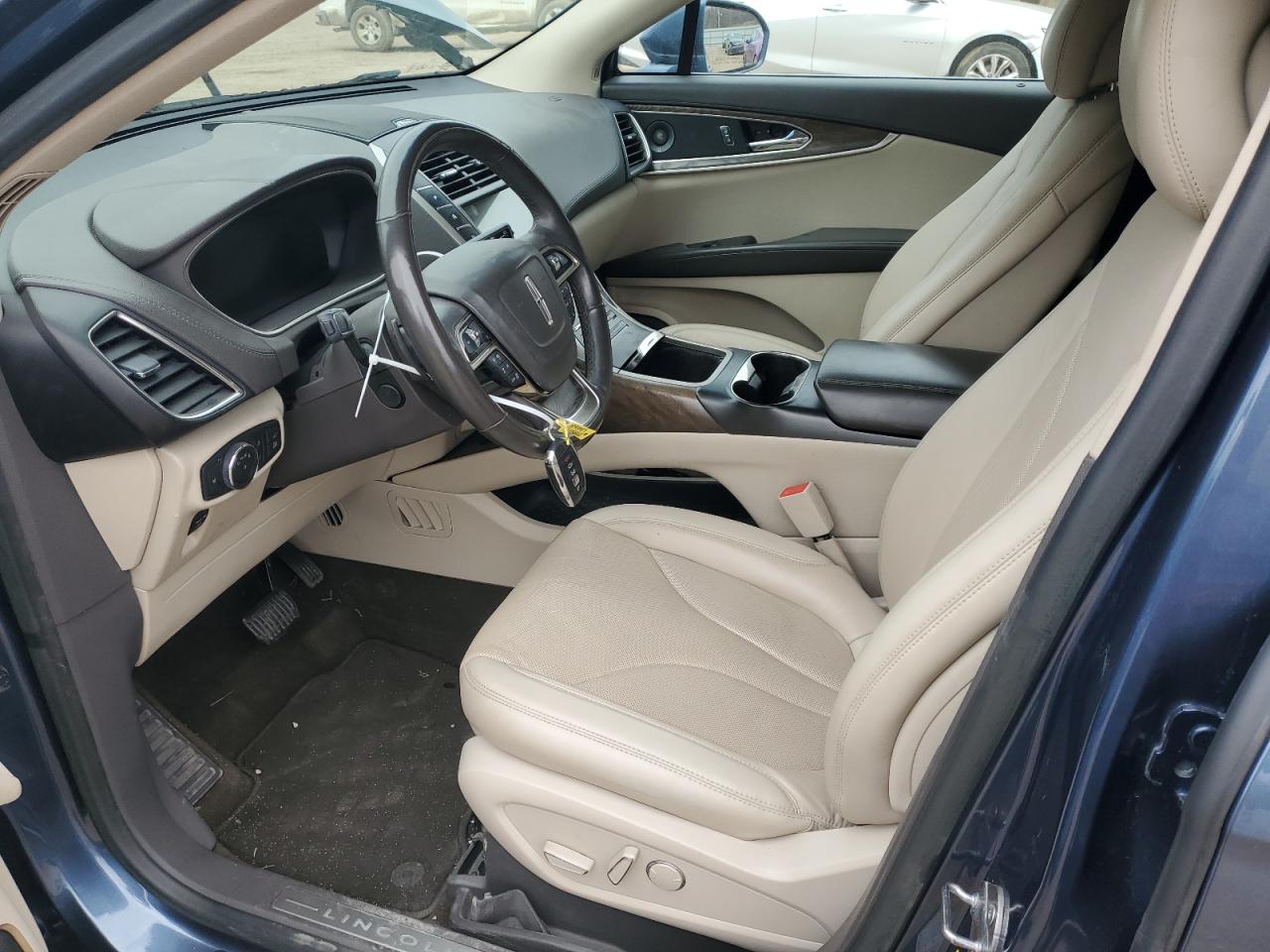 2019 Lincoln Nautilus VIN 2LMPJ6L93KBL13327 Copart auction photo, minor dent/scratches damage thumbnail 7