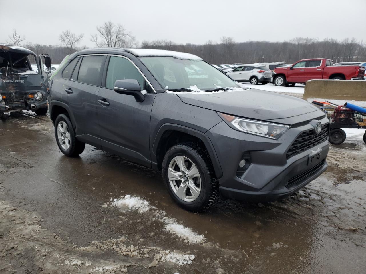 2020 Toyota RAV 4 VIN 2T3P1RFV0LW136292 Copart auction photo, rear end / minor dent/scratches damage thumbnail 4