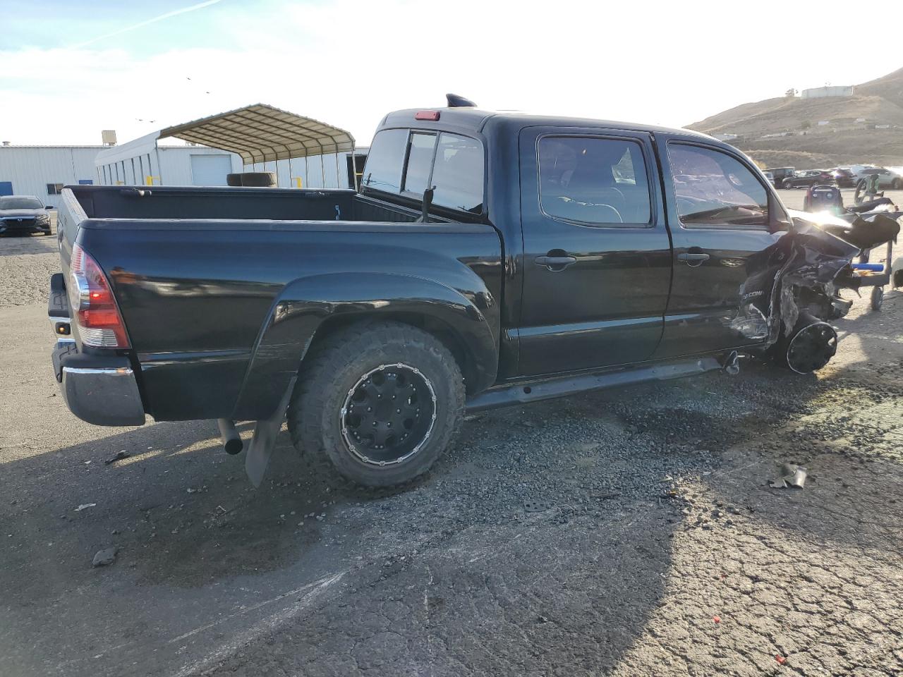 2013 Toyota Tacoma VIN 5TFJX4GN1DX020795 Copart auction photo, front end / side damage thumbnail 3