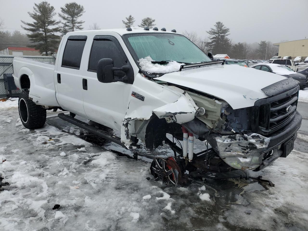 2000 Ford F350 VIN 1FTSW31S6YEA51655 Copart auction photo, front end / side damage thumbnail 4