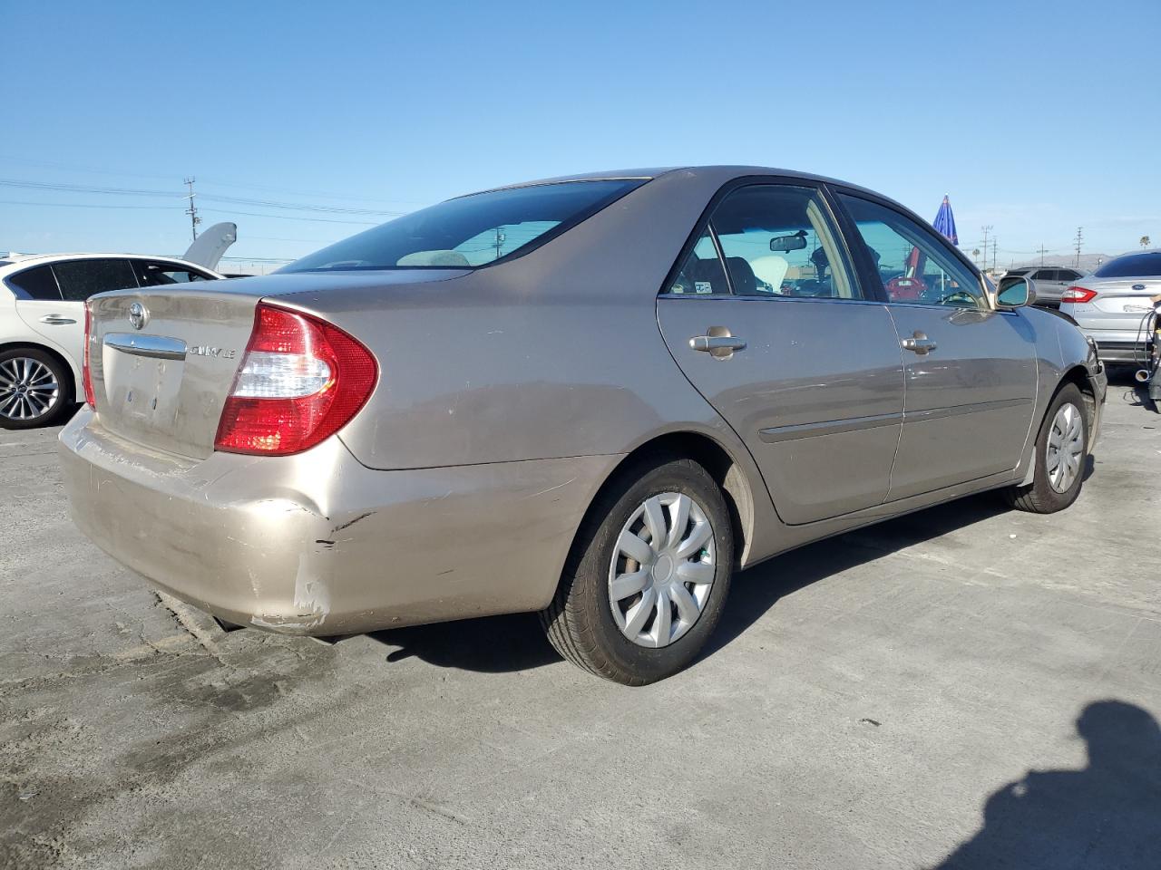 2004 Toyota Camry VIN JTDBE32K540290266 Copart auction photo, front end / rear end damage thumbnail 3