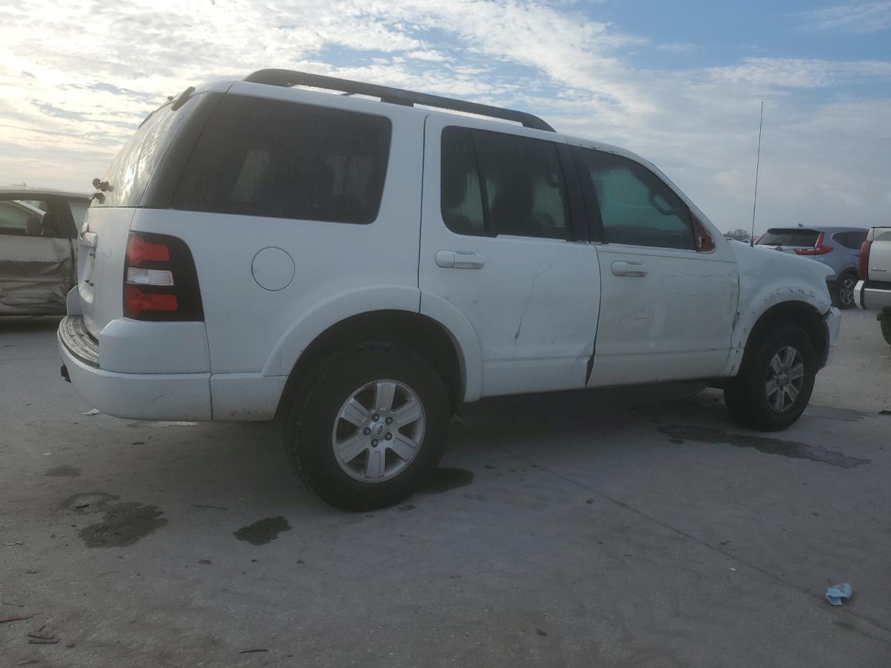 2010 Ford Explorer VIN 1FMEU6DE4AUA65832 Copart auction photo, front end damage thumbnail 3